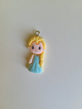 Cargar imagen en el visor de la galería, Colgante princesas