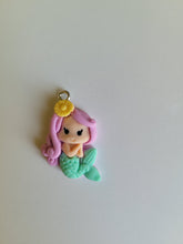 Cargar imagen en el visor de la galería, Colgante princesas