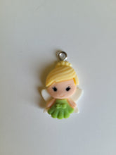 Cargar imagen en el visor de la galería, Colgante princesas