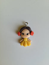 Cargar imagen en el visor de la galería, Colgante princesas