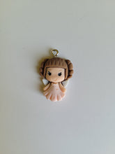 Cargar imagen en el visor de la galería, Colgante princesas