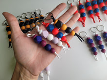 Cargar imagen en el visor de la galería, Llaveros - Identificador de mochila equipos de fútbol