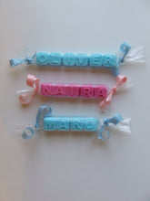 Cargar imagen en el visor de la galería, Jabones Personalizados Caramelo