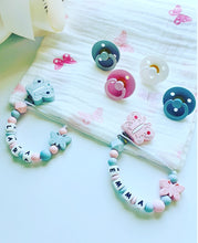 Cargar imagen en el visor de la galería, Chupetero Personalizado (Modelo Mariposa)