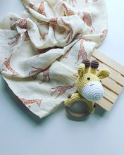 Cargar imagen en el visor de la galería, Sonajero amigurumi animales