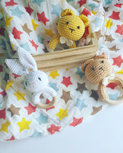 Cargar imagen en el visor de la galería, Sonajero amigurumi animales