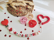 Cargar imagen en el visor de la galería, Chupetero Personalizado San Valentín