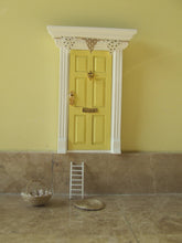 Cargar imagen en el visor de la galería, Puerta del Ratoncito Pérez (Modelo Alexandra)