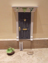Cargar imagen en el visor de la galería, Puerta del Ratoncito Pérez (Modelo Alexandra)
