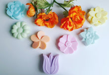 Cargar imagen en el visor de la galería, Jabones Flores XL