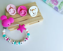 Cargar imagen en el visor de la galería, Chupeteros Personalizados