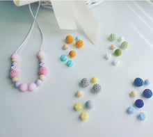 Cargar imagen en el visor de la galería, Collar de Lactancia Hestia