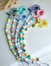 Cargar imagen en el visor de la galería, Colgador de carrito bolas crochet