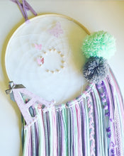 Cargar imagen en el visor de la galería, Atrapasueños Artesanales