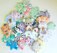 Cargar imagen en el visor de la galería, Mordedores para Chupeteros /colgador carrito