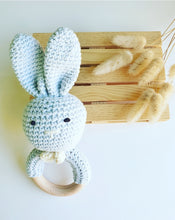 Cargar imagen en el visor de la galería, Sonajero amigurumi animales