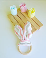 Cargar imagen en el visor de la galería, Mordedor Orejas de Conejo