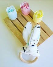 Cargar imagen en el visor de la galería, Mordedor Orejas de Conejo