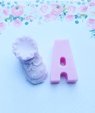 Cargar imagen en el visor de la galería, Jabones Iniciales XL + Figura XL
