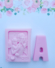 Cargar imagen en el visor de la galería, Jabones Iniciales XL + Figura XL