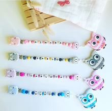 Cargar imagen en el visor de la galería, Chupetero mordedor Personalizado (Modelo Búho)