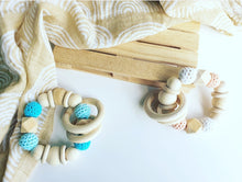 Cargar imagen en el visor de la galería, Pulsera mordedor Crochet