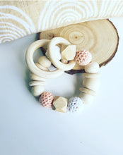 Cargar imagen en el visor de la galería, Pulsera mordedor Crochet