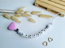 Cargar imagen en el visor de la galería, Chupetero Personalizado (Modelo Corazón)