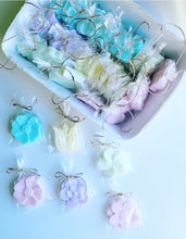 Cargar imagen en el visor de la galería, Jabones Flores XL