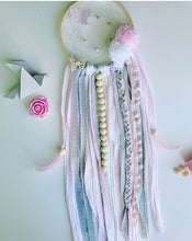 Cargar imagen en el visor de la galería, Atrapasueños Artesanales