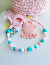 Cargar imagen en el visor de la galería, Colgador de carrito bolas crochet