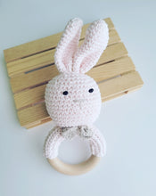 Cargar imagen en el visor de la galería, Sonajero amigurumi animales