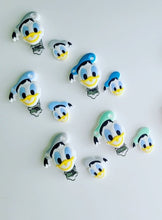 Cargar imagen en el visor de la galería, Chupetero Personalizado ( Modelo Donald )