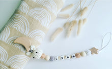 Cargar imagen en el visor de la galería, Chupeteros primera etapa conejo/elefante crochet