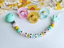 Cargar imagen en el visor de la galería, Chupeteros Personalizados