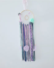 Cargar imagen en el visor de la galería, Atrapasueños Artesanales