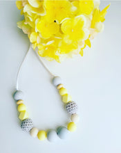 Cargar imagen en el visor de la galería, Collar de Lactancia Hestia