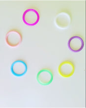 Cargar imagen en el visor de la galería, Adaptador para chupete modelo anilla