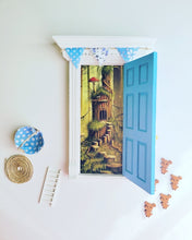 Cargar imagen en el visor de la galería, Puerta del Ratoncito Pérez (Modelo Alexandra)