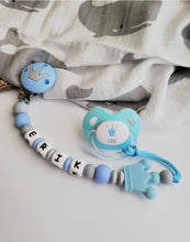 Cargar imagen en el visor de la galería, Chupetero Personalizado ( Modelo rey / reina )