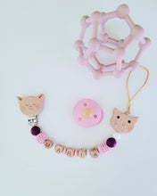 Cargar imagen en el visor de la galería, Chupeteros Personalizados Letras de madera