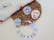 Cargar imagen en el visor de la galería, Chupetero Personalizado ( Modelo rey / reina )