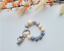 Cargar imagen en el visor de la galería, Pulsera llavero estampado Mamá