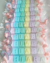 Cargar imagen en el visor de la galería, Jabones Personalizados Caramelo