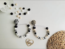 Cargar imagen en el visor de la galería, Chupeteros Animal Print