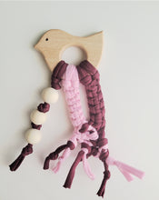 Cargar imagen en el visor de la galería, Mordedor figura macramé