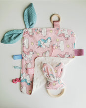 Cargar imagen en el visor de la galería, Pack manta sensorial y mordedor oreja de conejo