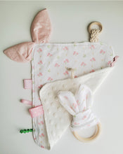 Cargar imagen en el visor de la galería, Pack manta sensorial y mordedor oreja de conejo