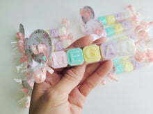 Cargar imagen en el visor de la galería, Jabones Personalizados Caramelo