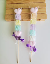 Cargar imagen en el visor de la galería, Jabones Personalizados Brocheta+ Figura
